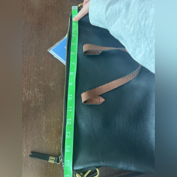 Madewell Women's The Zip-Top Transport Carryall in black brown trim leather - Picture 5 of 7